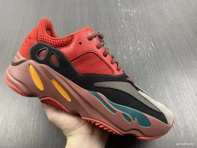 HQ6979 700 Boost Adidas Yeezy Red Hi-Res 0501